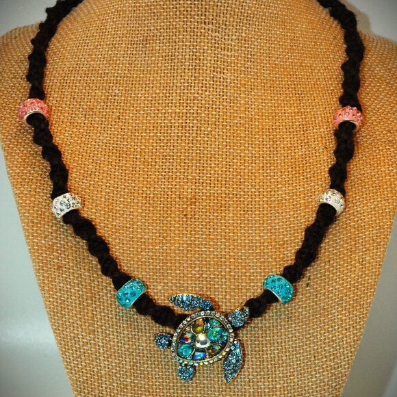 Beautiful Sea Life Combo Set of 3 Necklaces & Broach/Pin On Handmade Hemp Chains - Picture 4 of 15